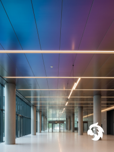 preverniciato nel colore Iridium, iridescente Controsoffitto in alluminio preverniciato nel colore Iridium, iridescente